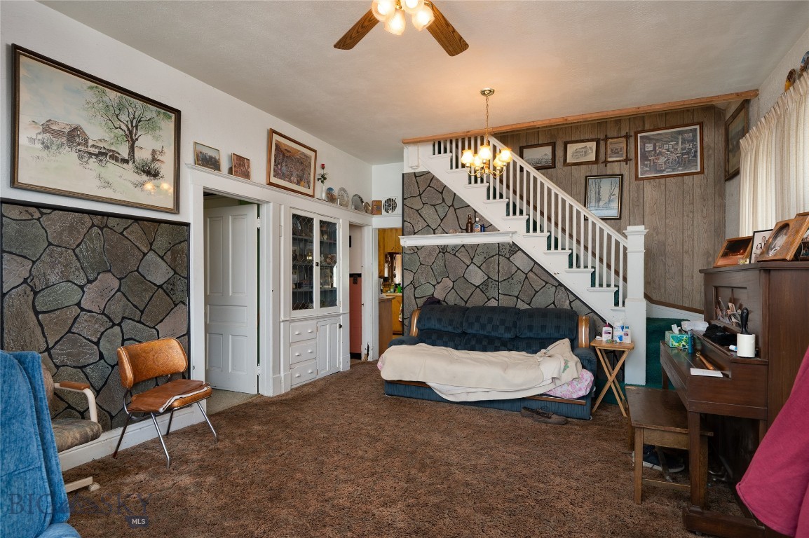 209 E Idaho Street Property Photo 8