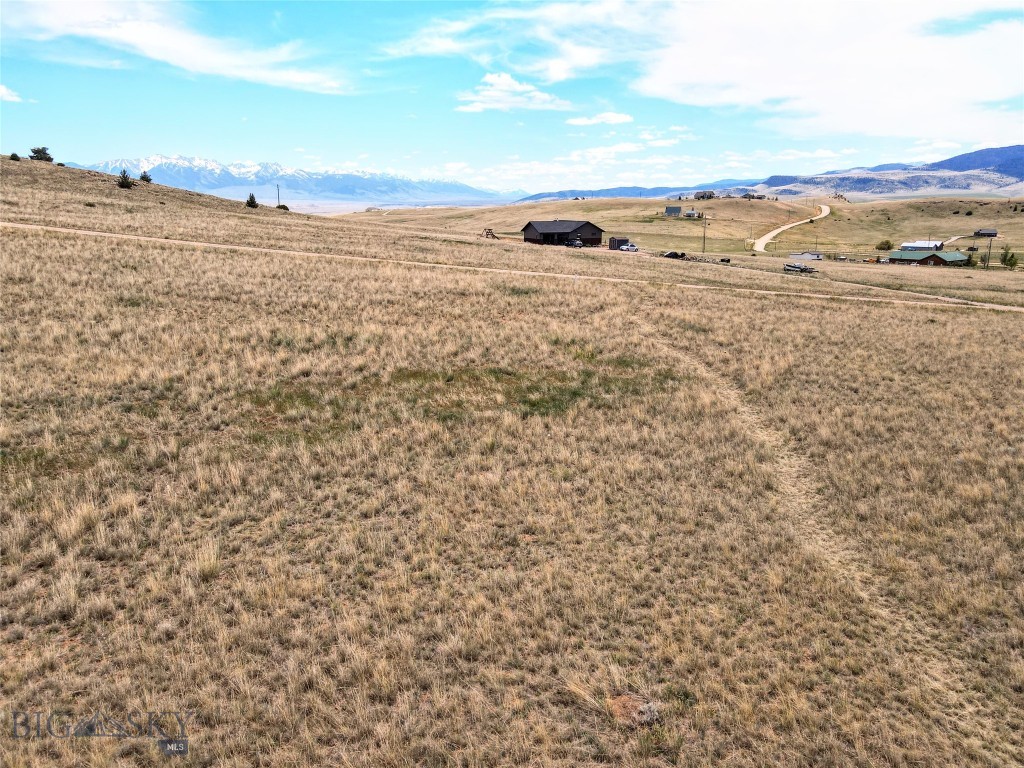 193a Hilltop Trail Property Photo 3