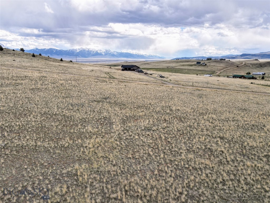 193a Hilltop Trail Property Photo 5