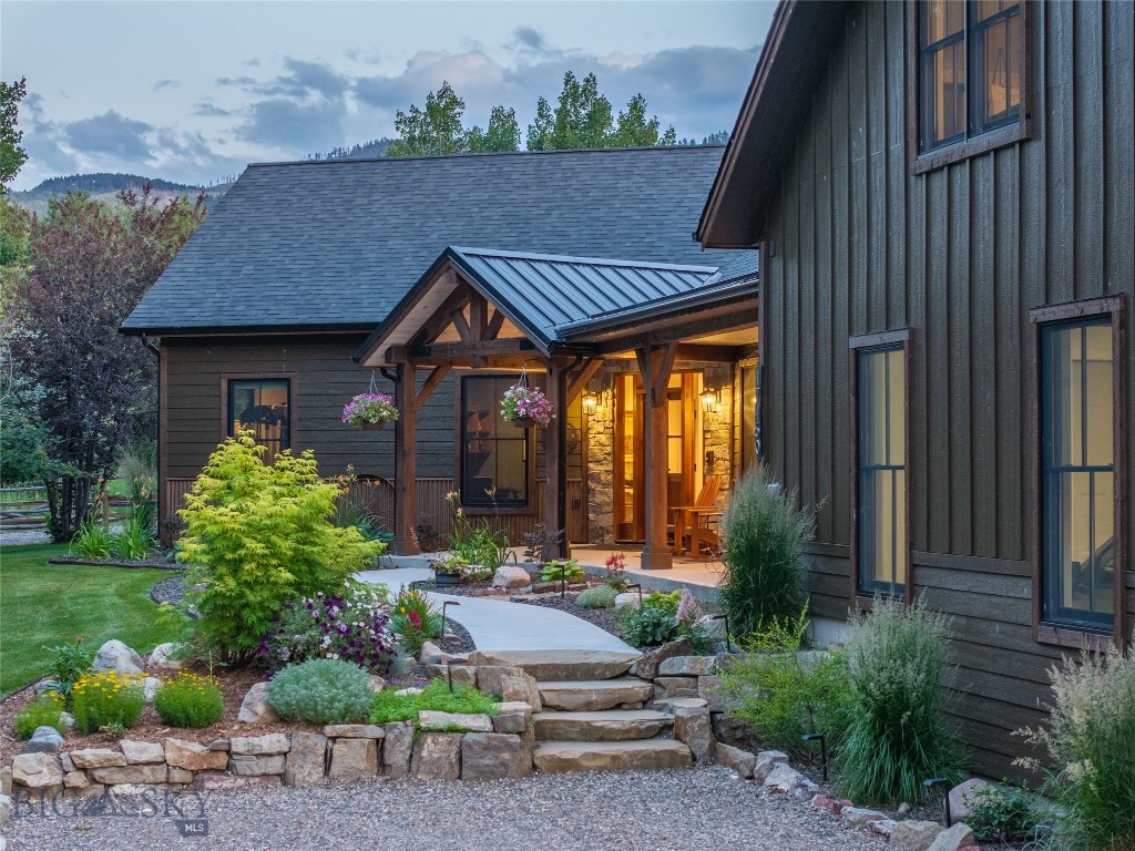 17450 Wilson Creek Road Property Photo 1