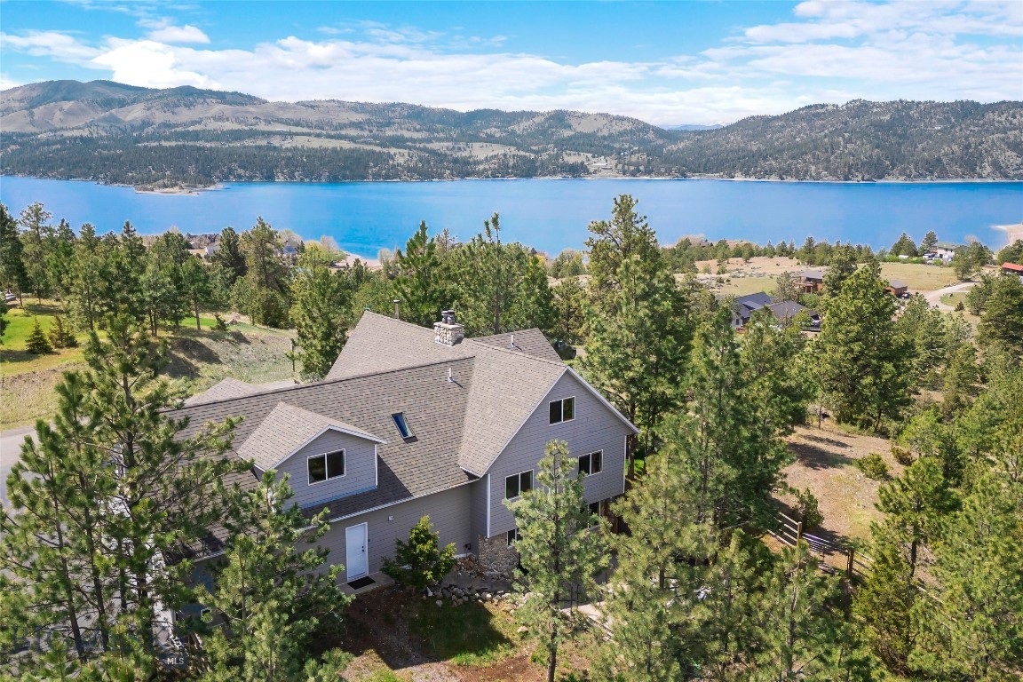 4025 Lake Point Drive Property Photo