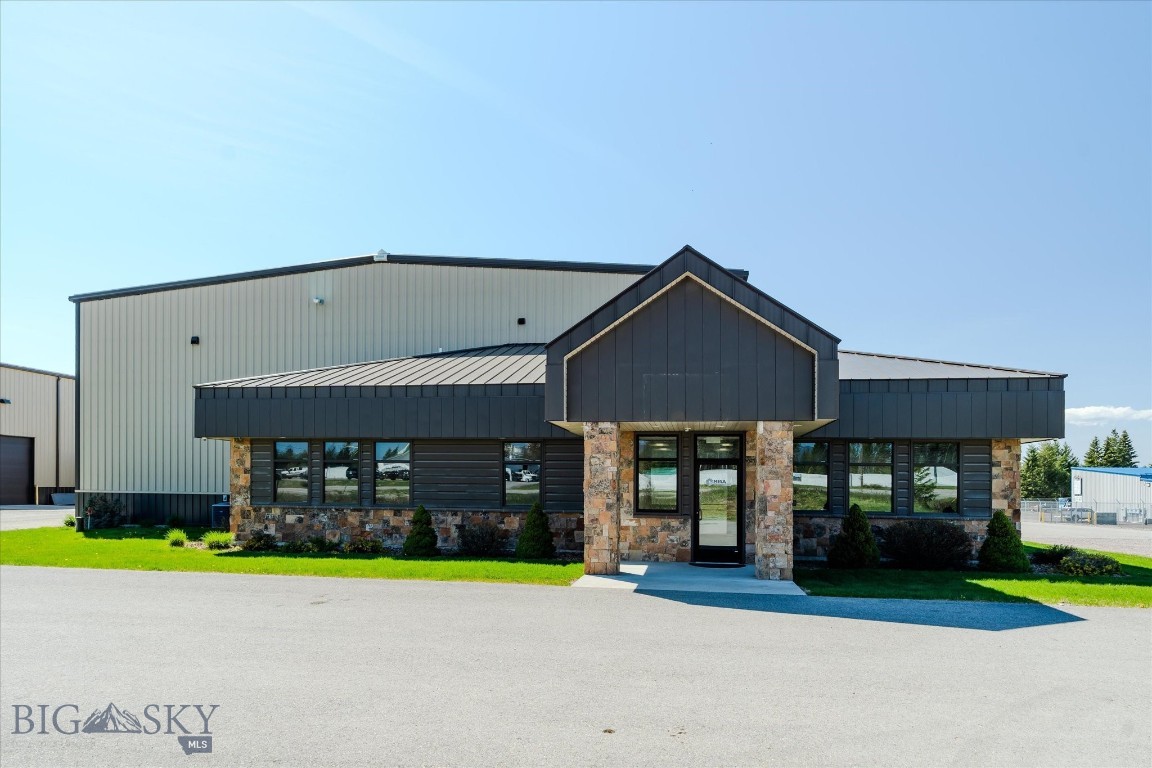 5020 93 Highway S Property Photo 3