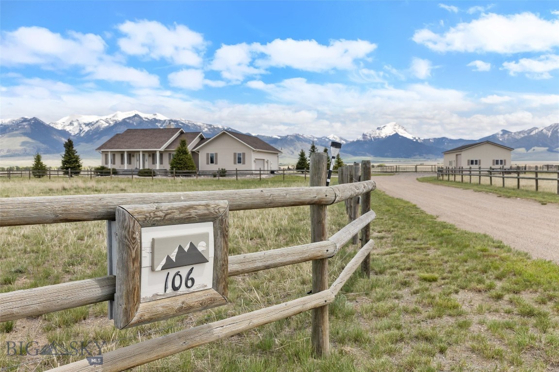 106 Lonesome Dove Rd Property Photo 2