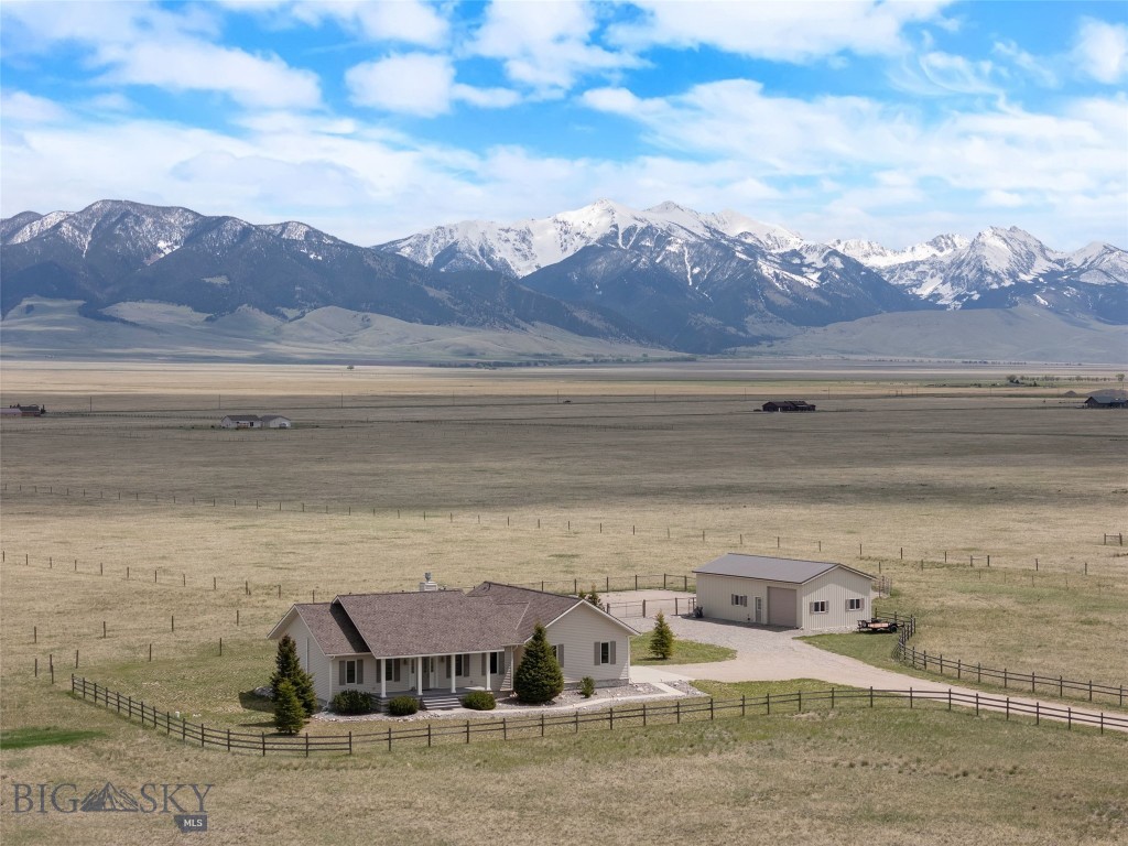 106 Lonesome Dove Rd Property Photo 6