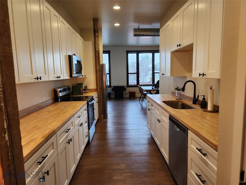 415 Broadway Street 3 Property Photo 2