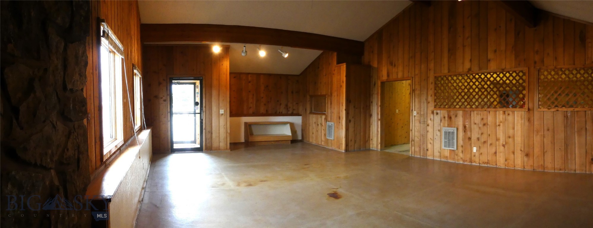 519 W 1st Street Property Photo 10