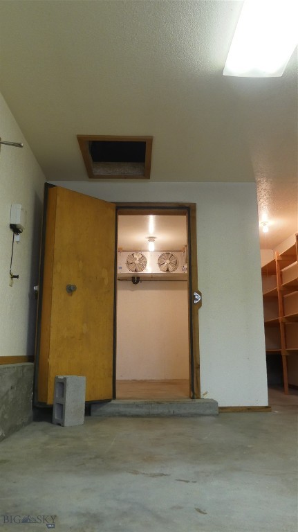 519 W 1st Street Property Photo 23