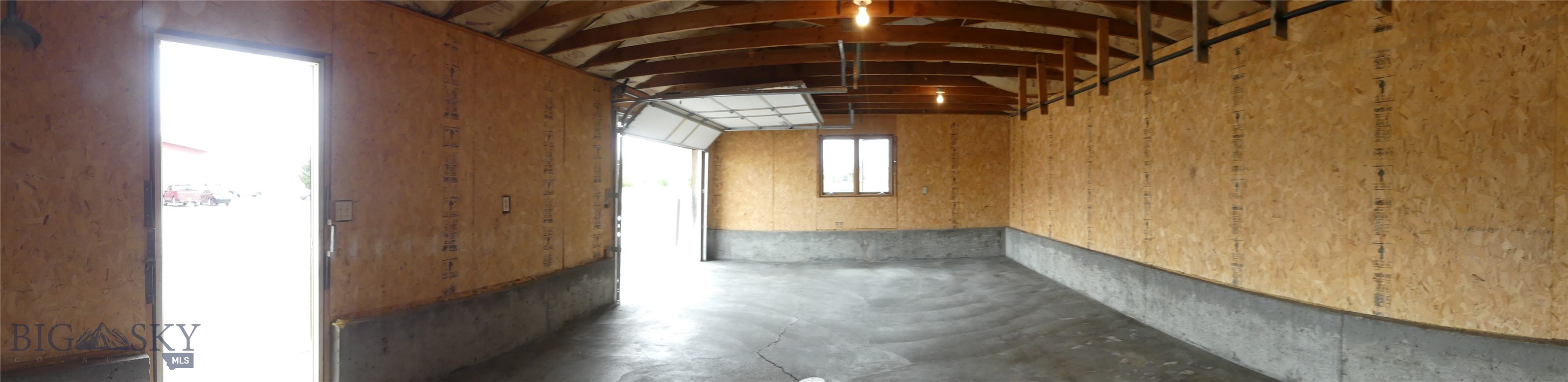 519 W 1st Street Property Photo 25