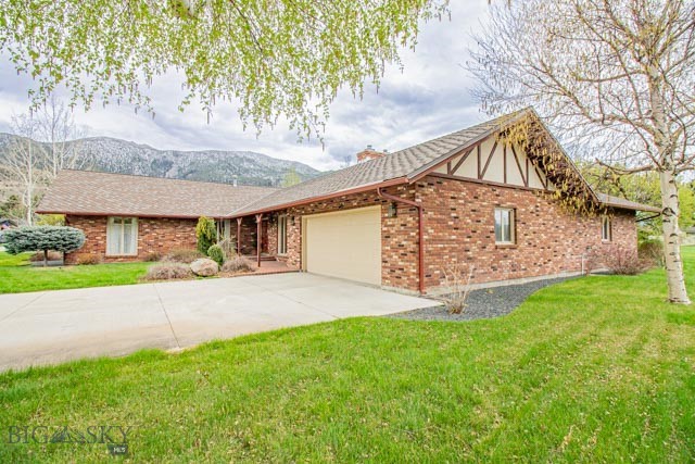 6 Cedar Lake Drive Property Photo