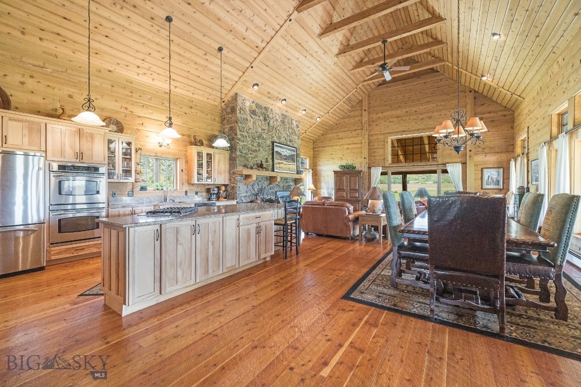 1843 Main Boulder Road Property Photo 1