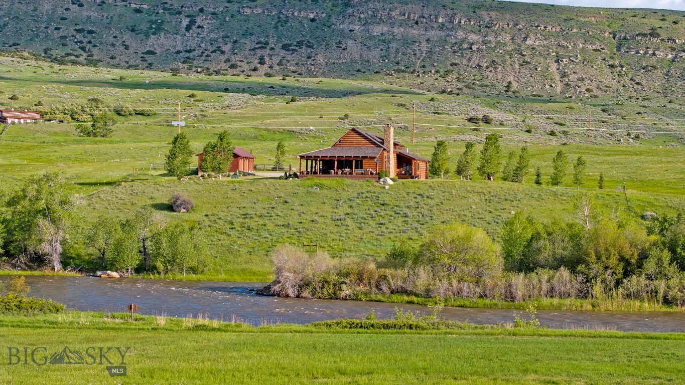 1843 Main Boulder Road Property Photo 3