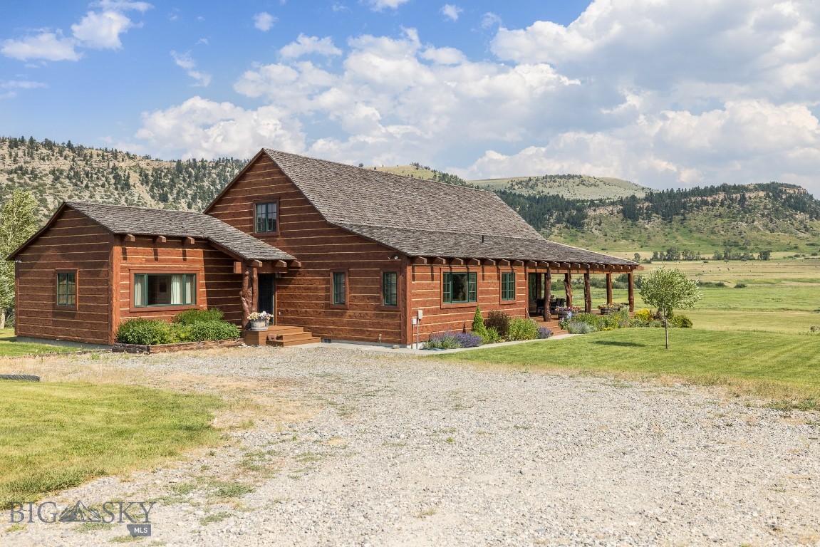1843 Main Boulder Road Property Photo 5