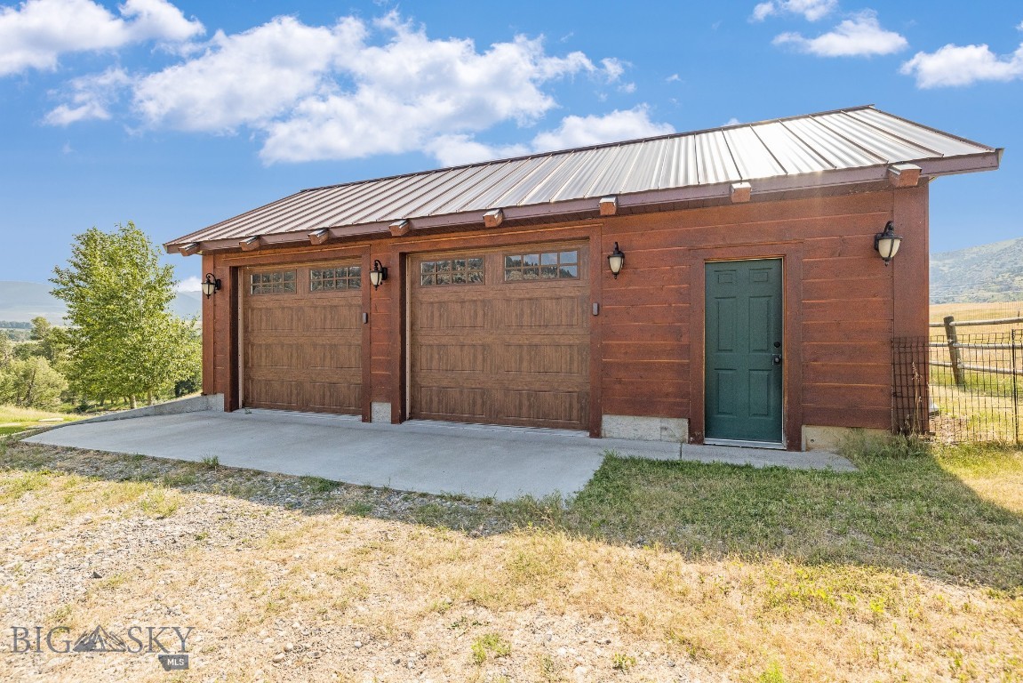 1843 Main Boulder Road Property Photo 44