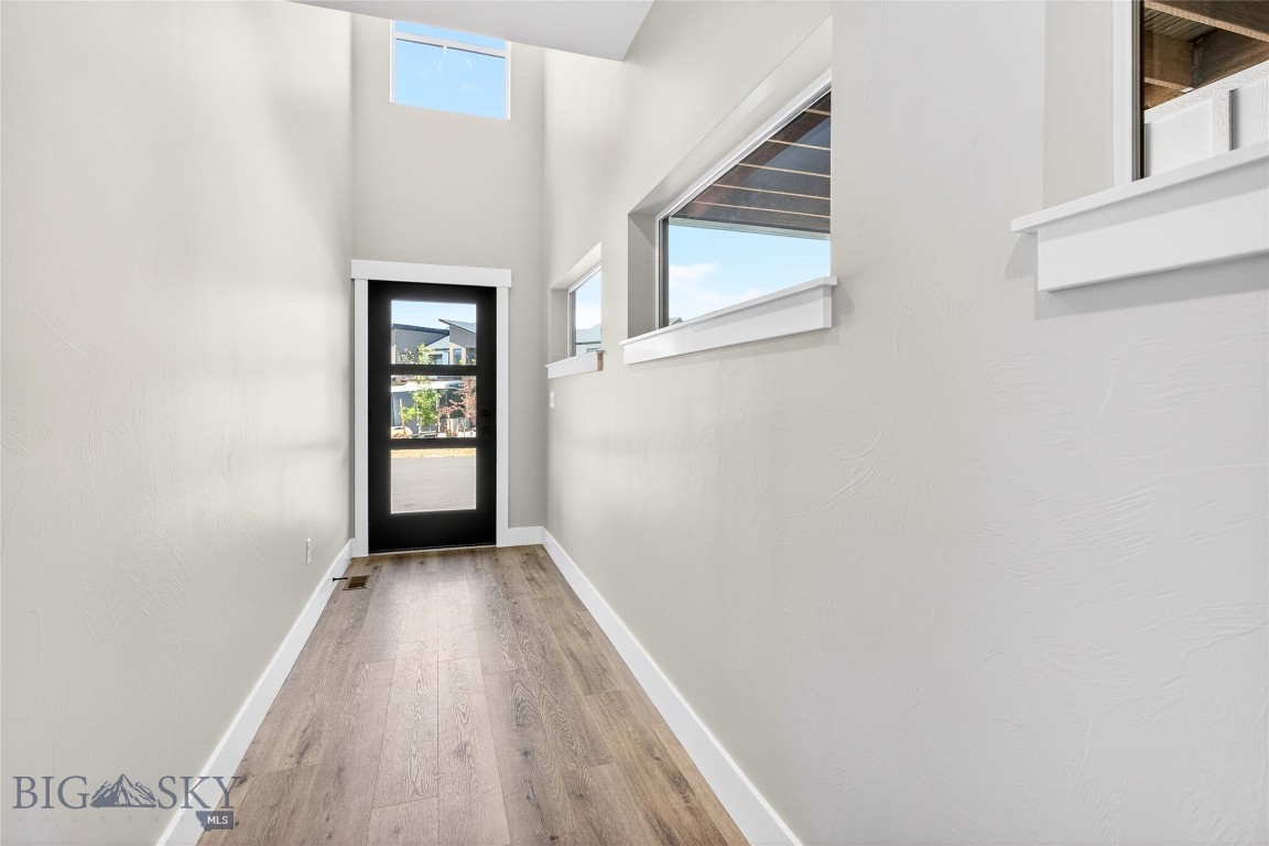 740 Rogers Way B Property Photo 4