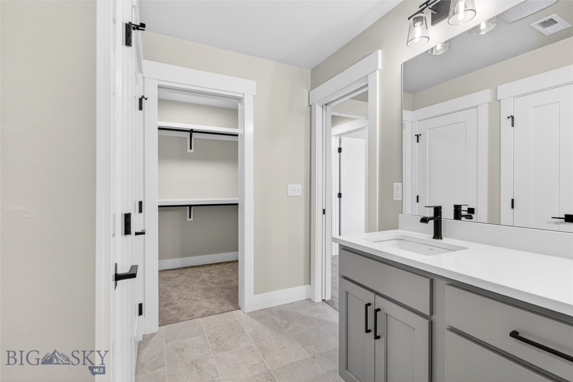 740 Rogers Way B Property Photo 20