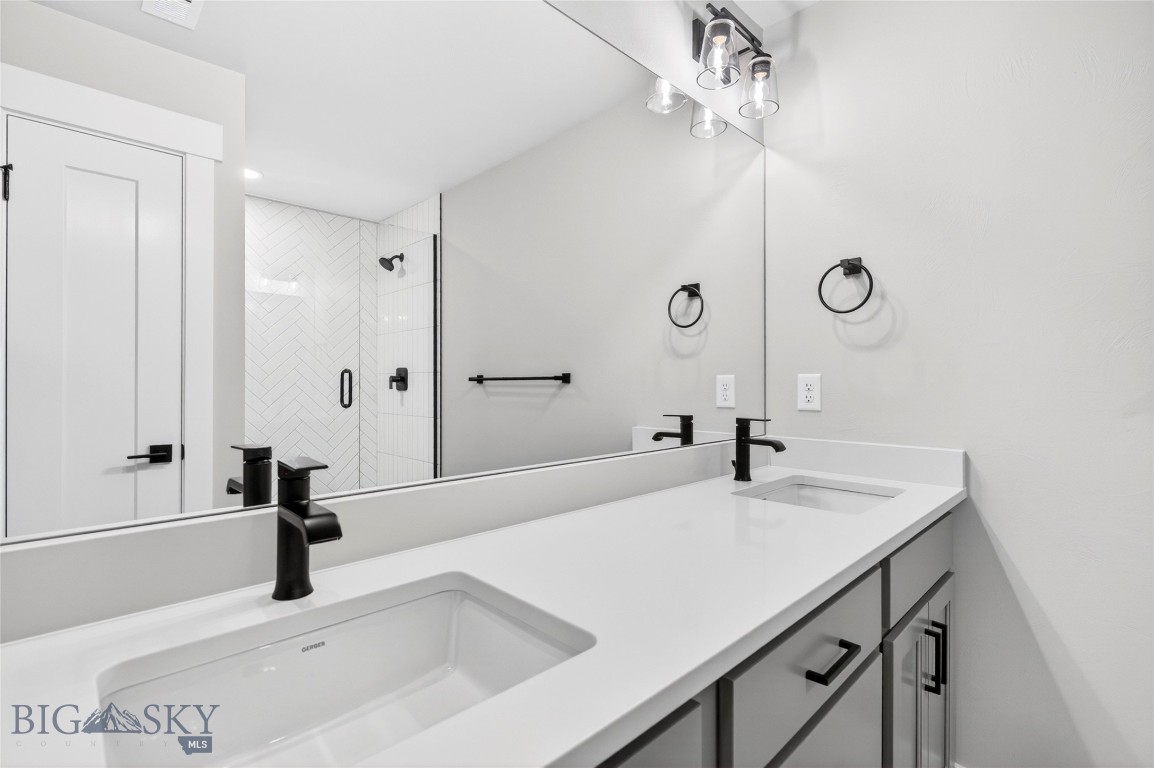 740 Rogers Way B Property Photo 21