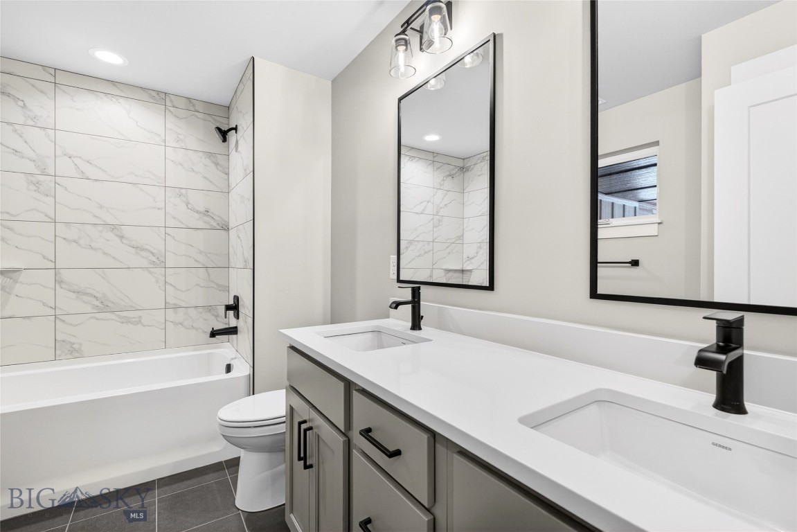 740 Rogers Way B Property Photo 25