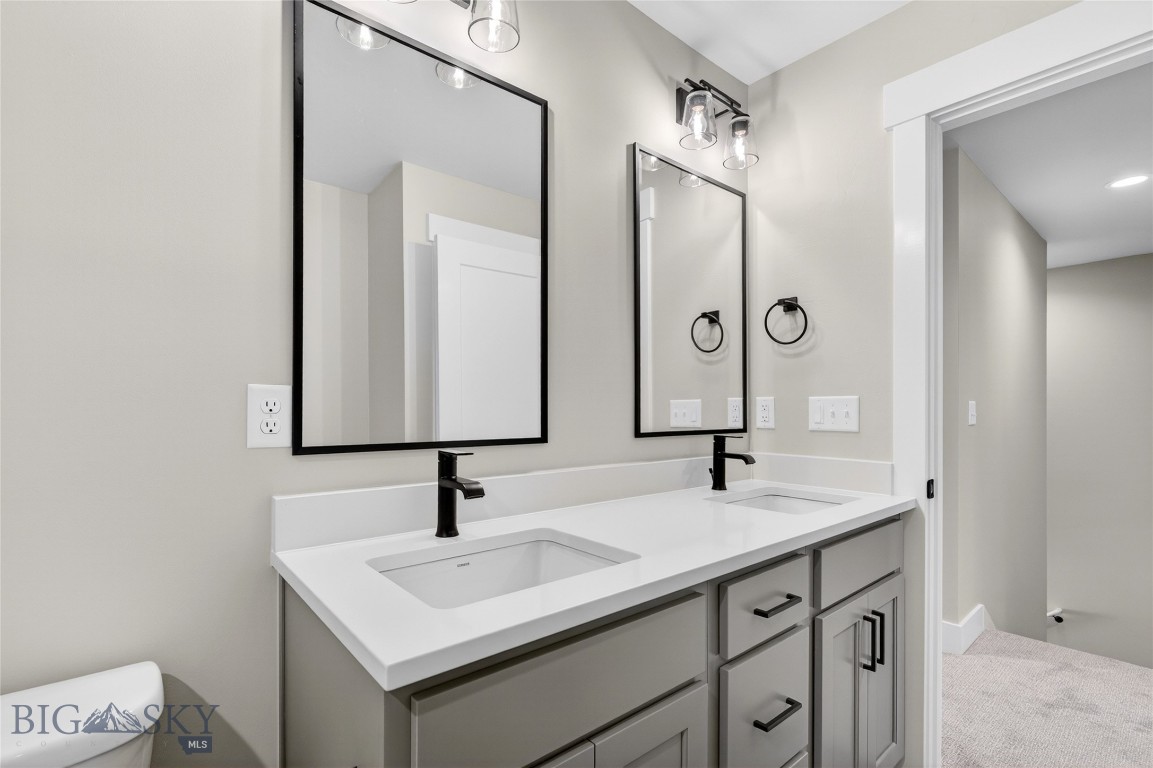 740 Rogers Way B Property Photo 27