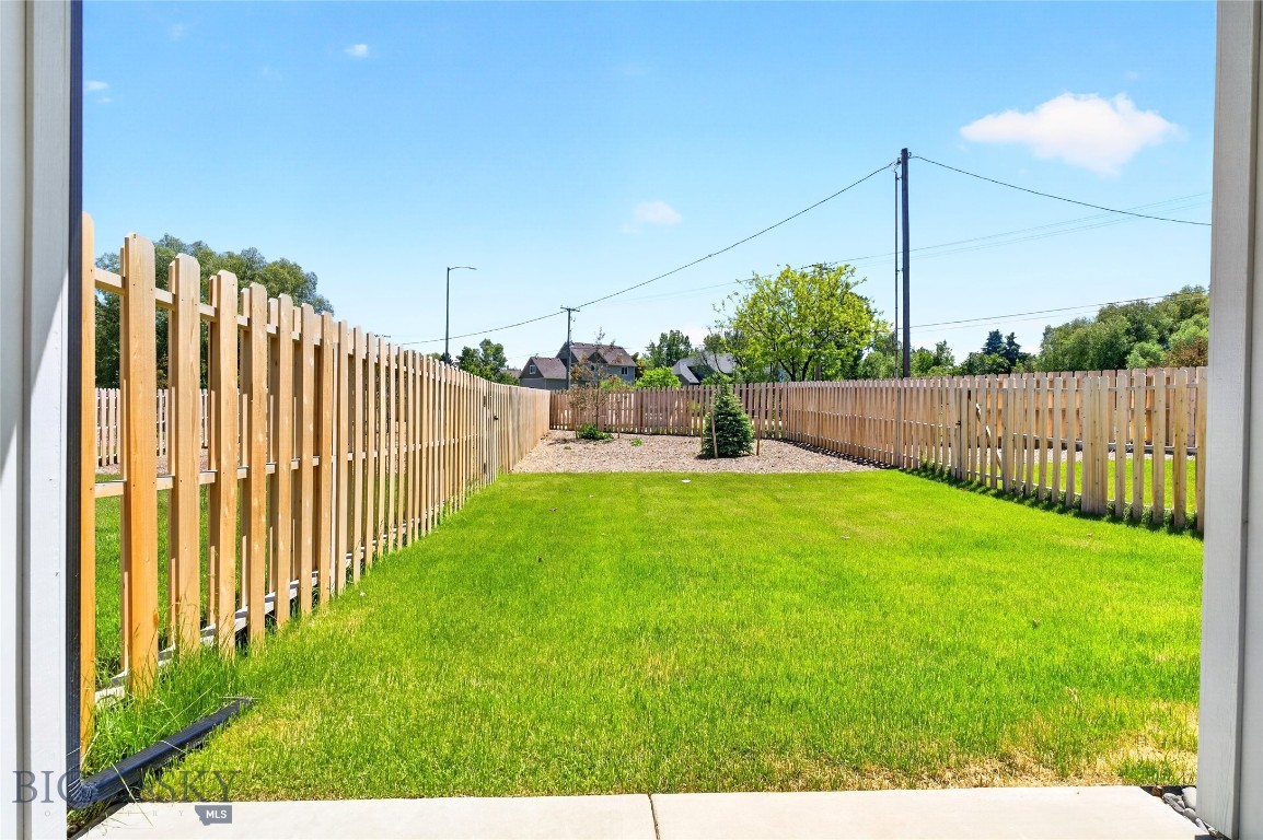 740 Rogers Way B Property Photo 34