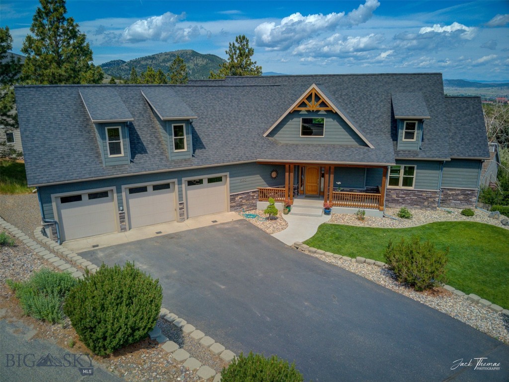 960 Strawberry Property Photo 1