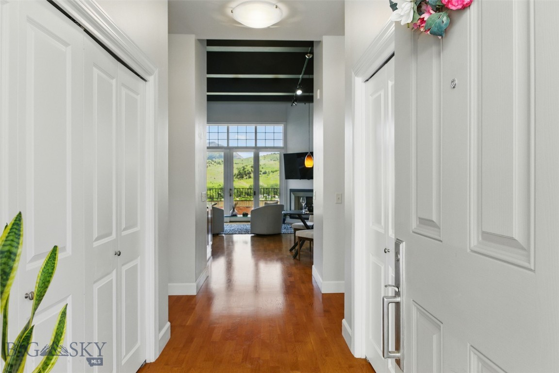 140 Village Crossing 4i Property Photo 8