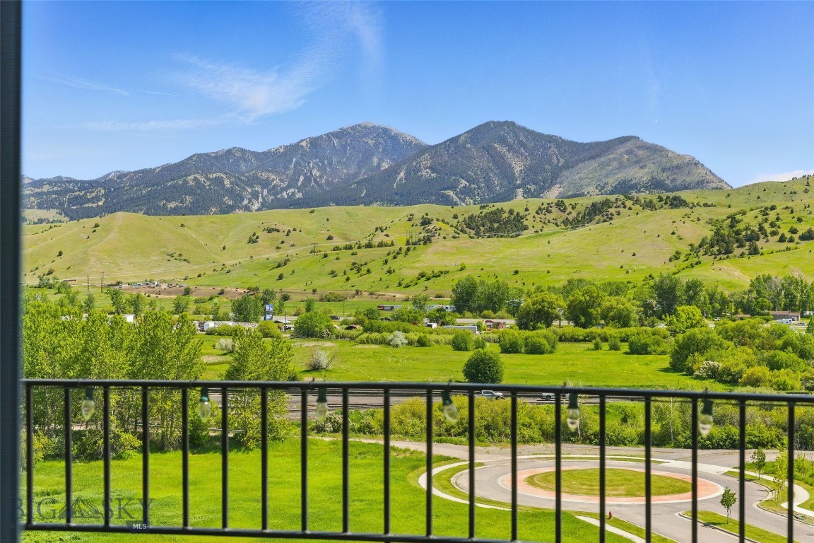 140 Village Crossing 4i Property Photo 11