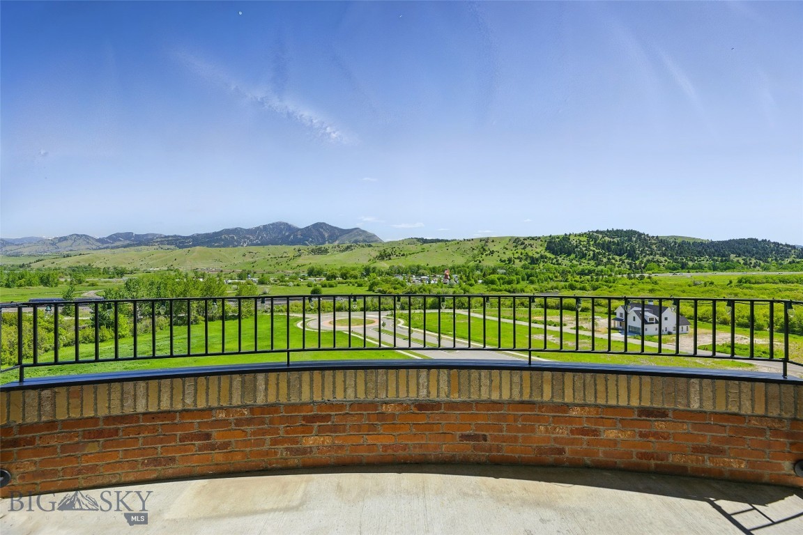 140 Village Crossing 4i Property Photo 13