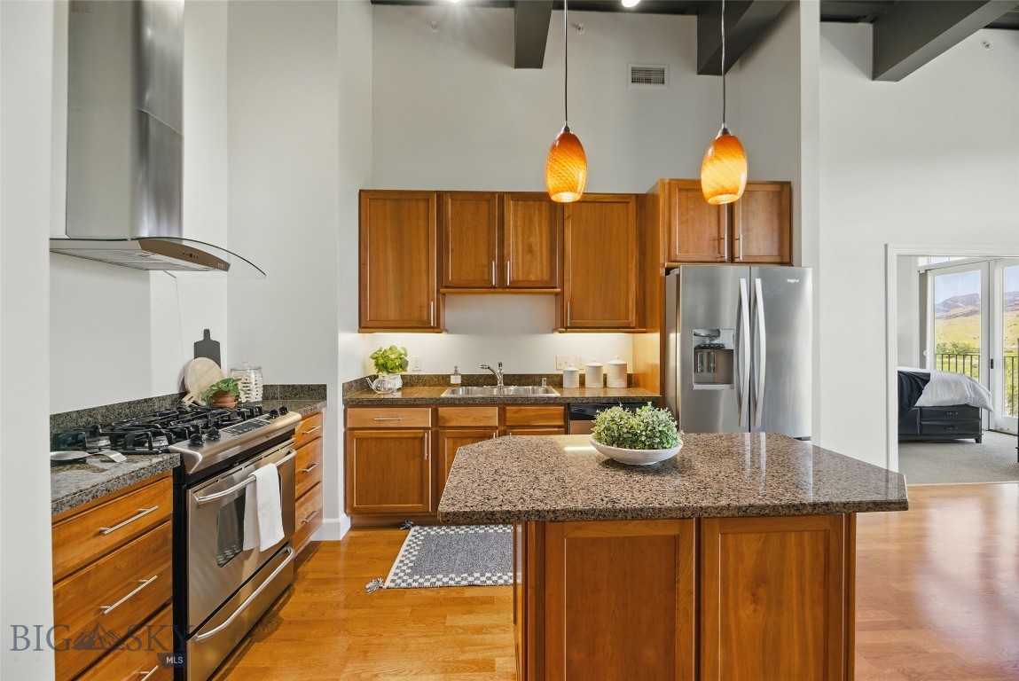140 Village Crossing 4i Property Photo 18