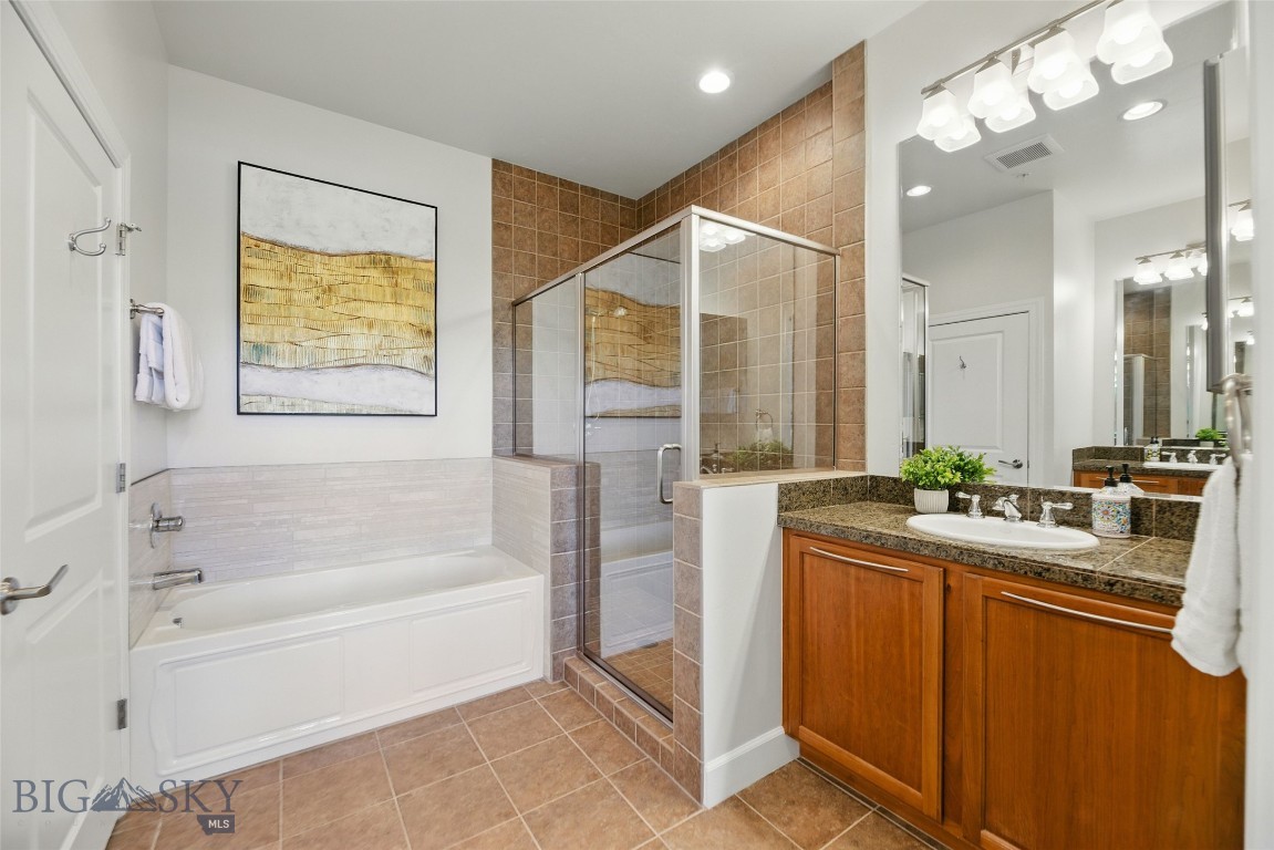 140 Village Crossing 4i Property Photo 38