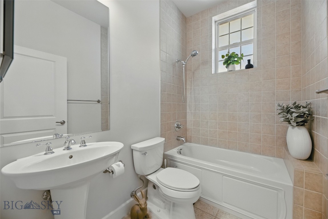 140 Village Crossing 4i Property Photo 43