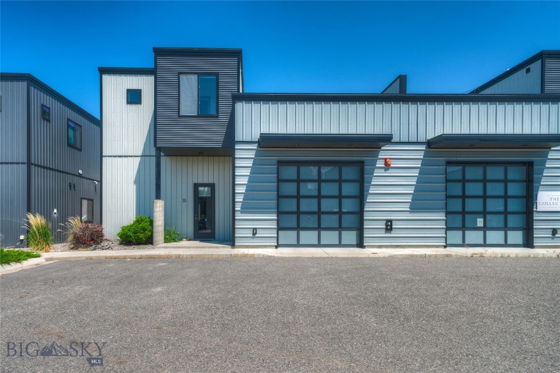 33 Intrepid Drive Property Photo 1