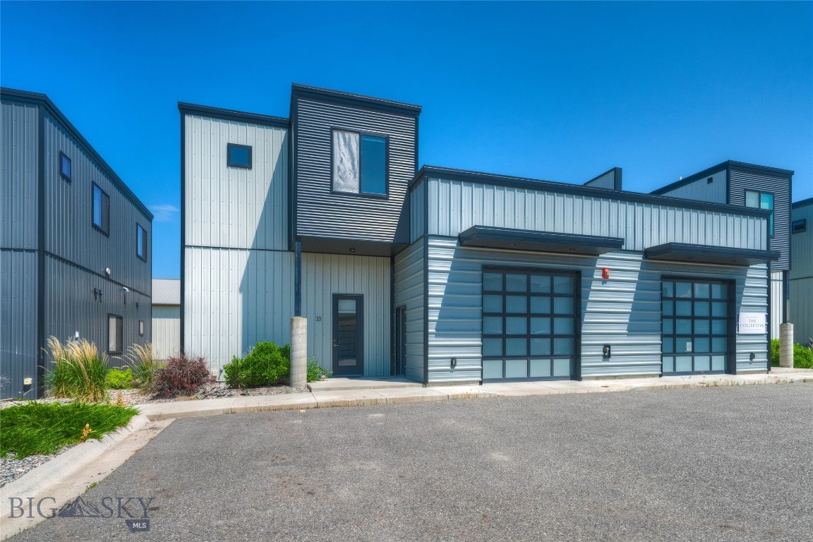 33 Intrepid Drive Property Photo 2