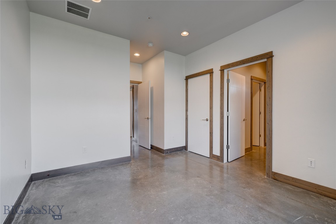 33 Intrepid Drive Property Photo 4