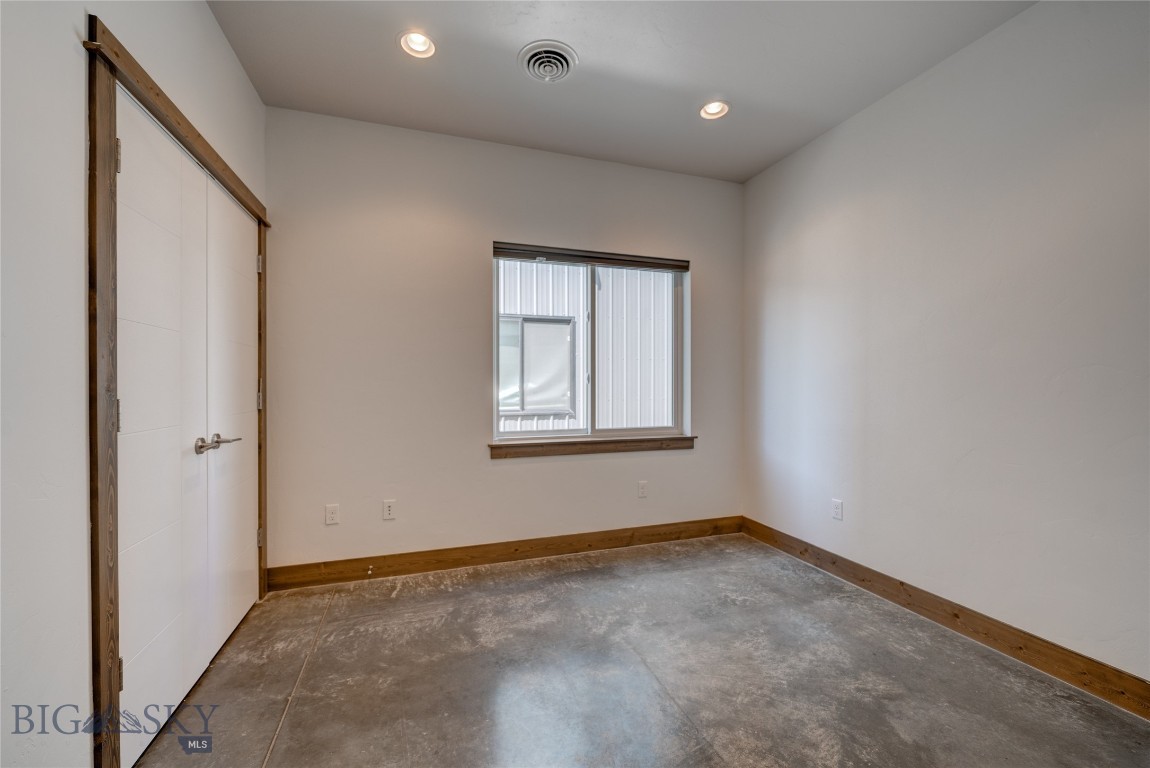 33 Intrepid Drive Property Photo 14