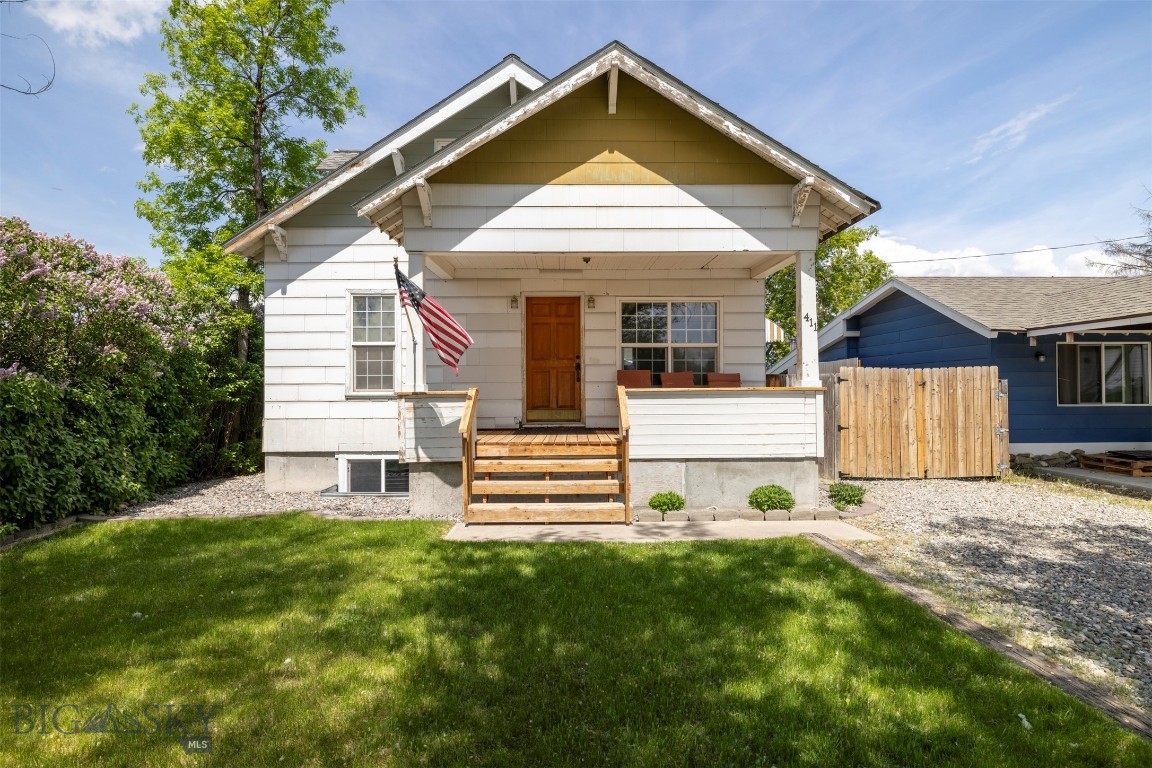 411 W Railroad Avenue N Property Photo 1