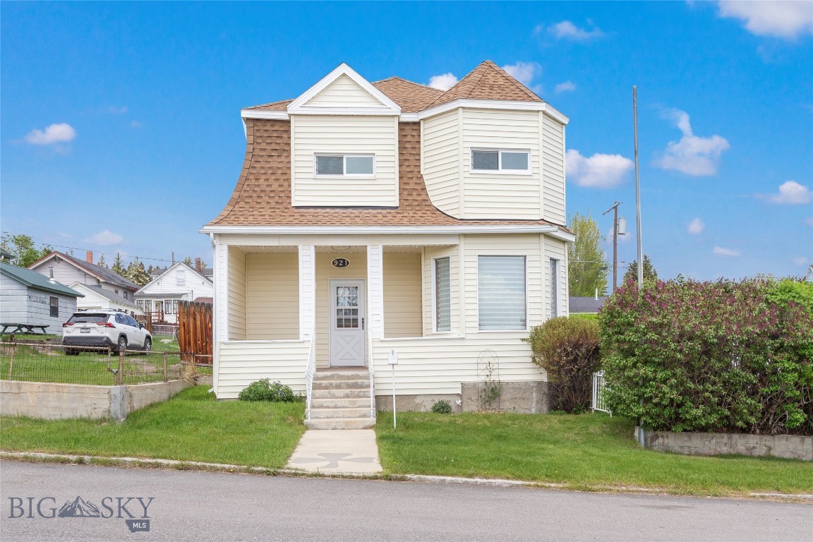 921 Zarelda Property Photo