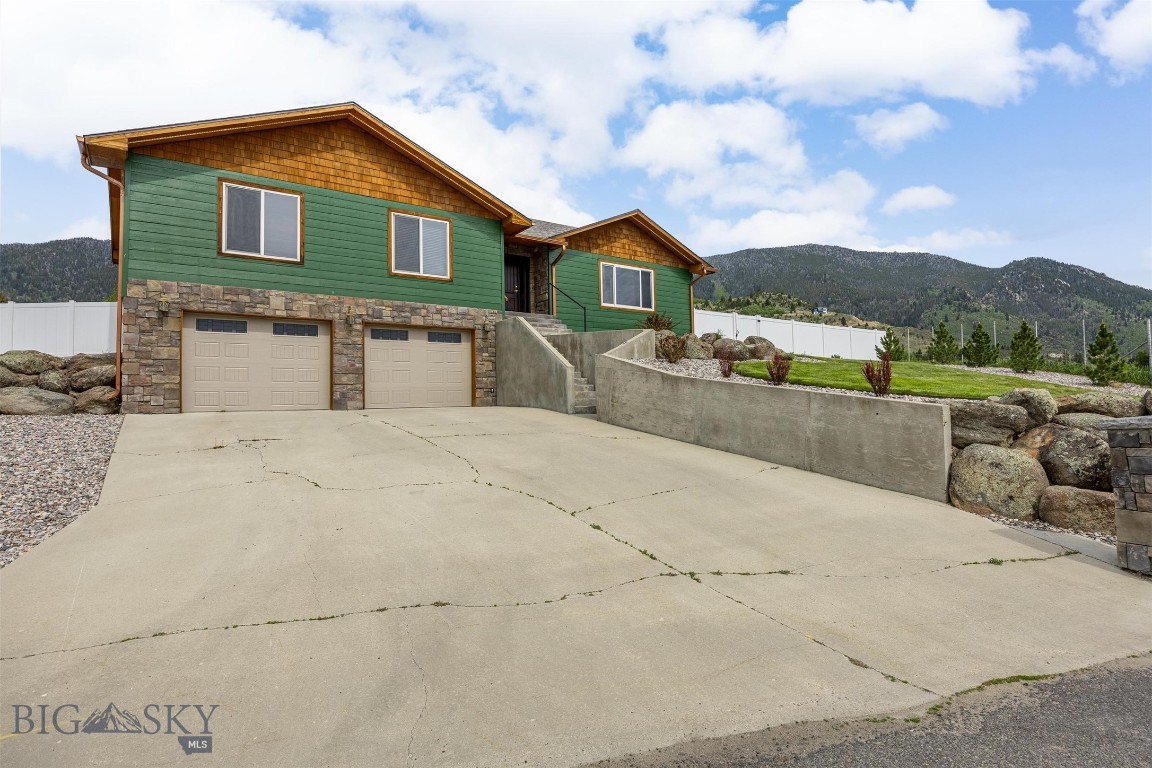 116 Windameer Court Property Photo 3
