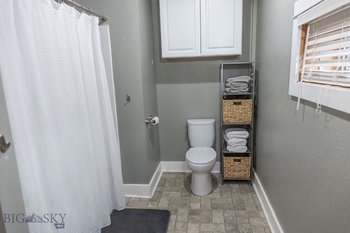 407 E 7th Avenue Property Photo 20