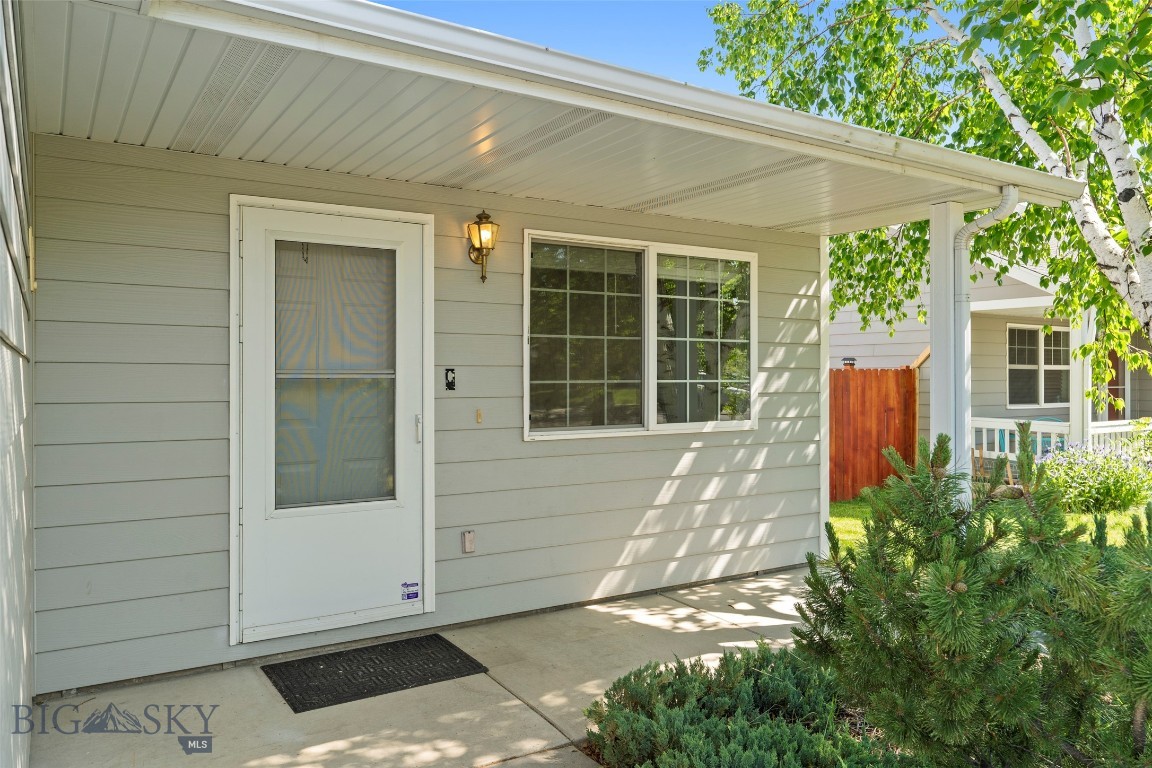 2603 Snapdragon Property Photo 4
