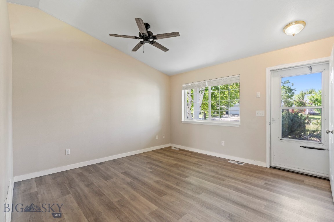 2603 Snapdragon Property Photo 6