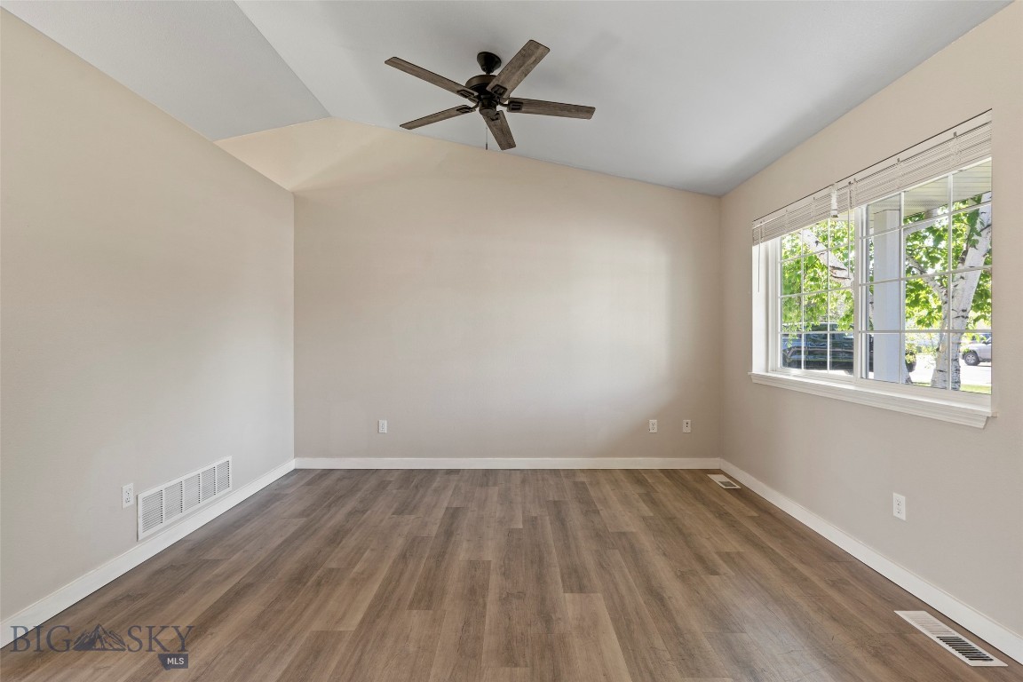 2603 Snapdragon Property Photo 8