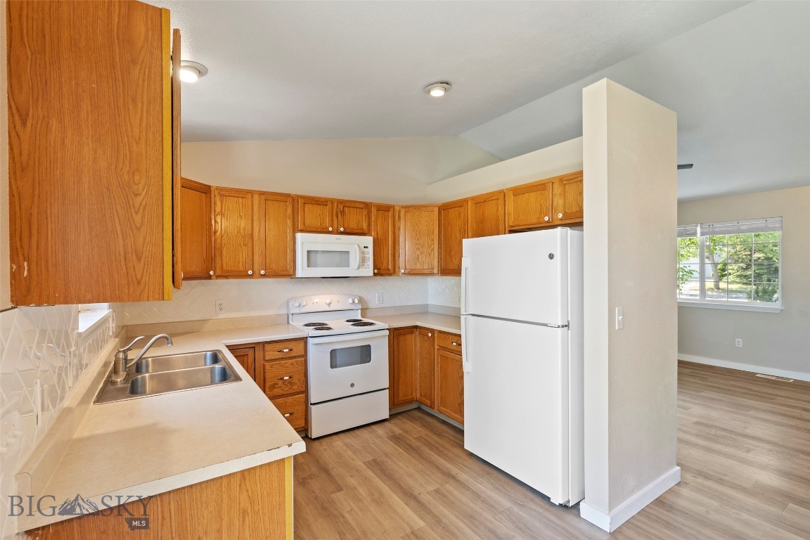 2603 Snapdragon Property Photo 13