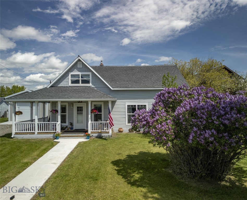 207 2nd Street East