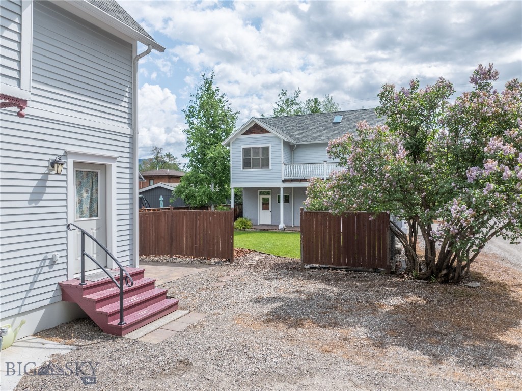 316 N Tracy Avenue Property Photo 8