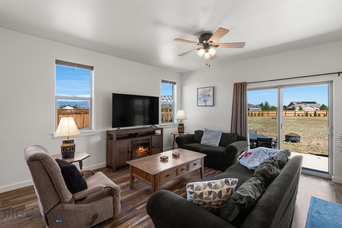 1165 Stewart Loop Property Photo 2