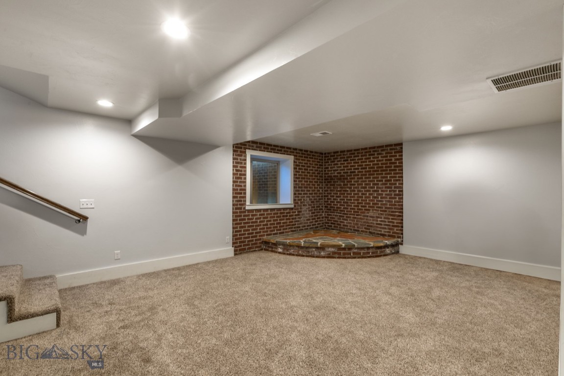 64 Duke Drive Property Photo 10