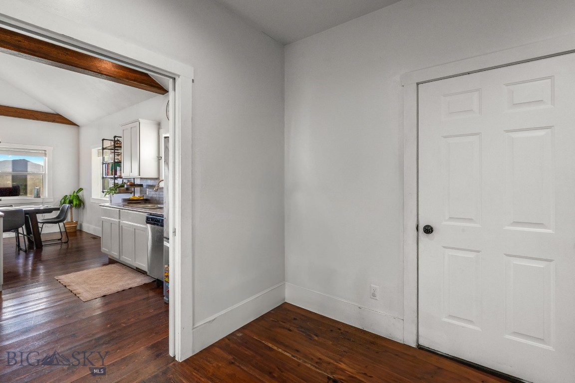 64 Duke Drive Property Photo 11