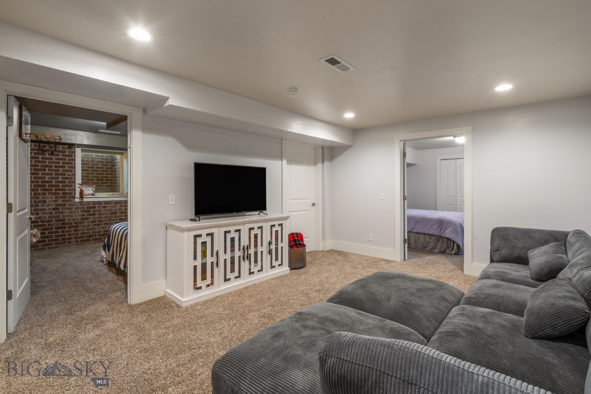 64 Duke Drive Property Photo 17