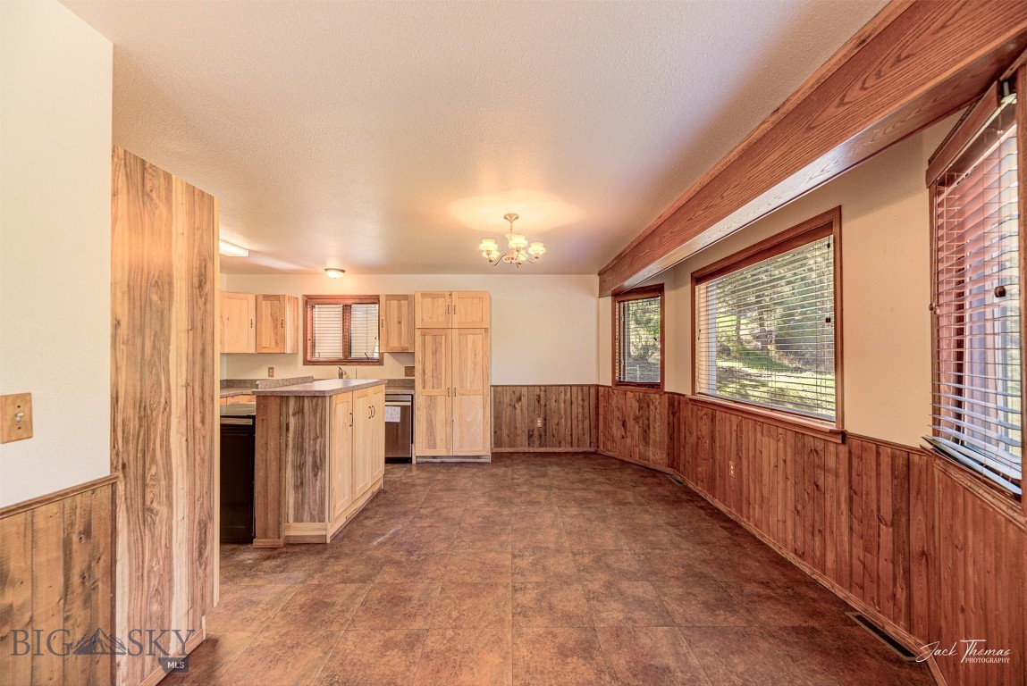 854 State Highway 282 Property Photo 9