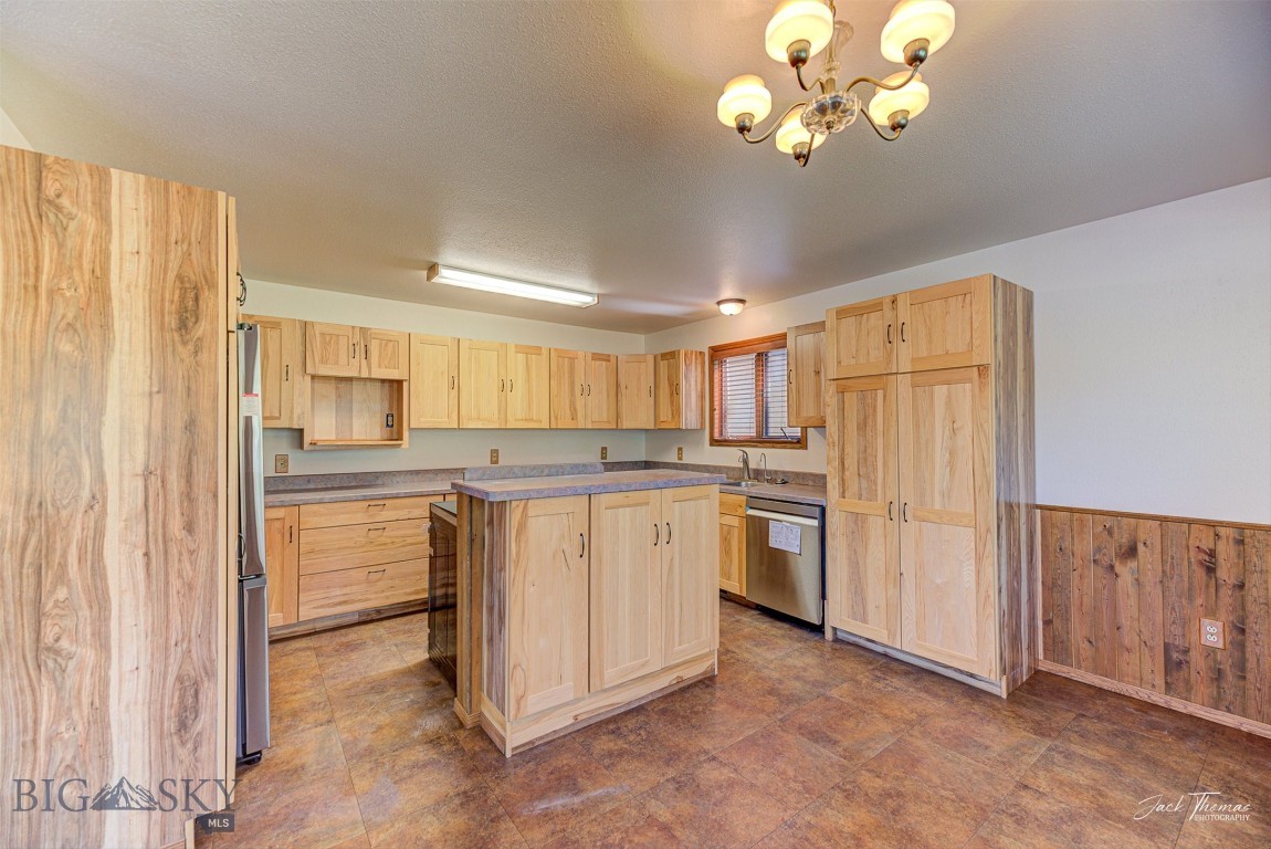 854 State Highway 282 Property Photo 10